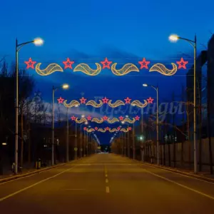 Световая перетяжка Всполохи для оформления столбов улиц к Дню Победы 9 мая